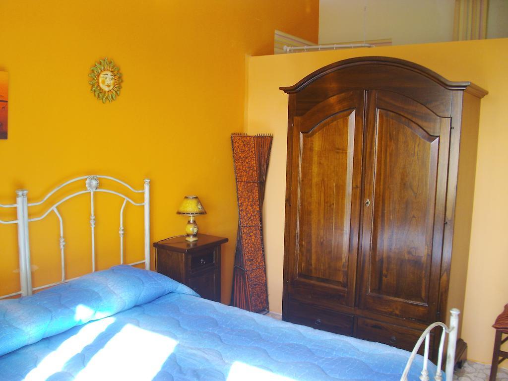 Bed and Breakfast A Casa Di Marco Katania Pokój zdjęcie